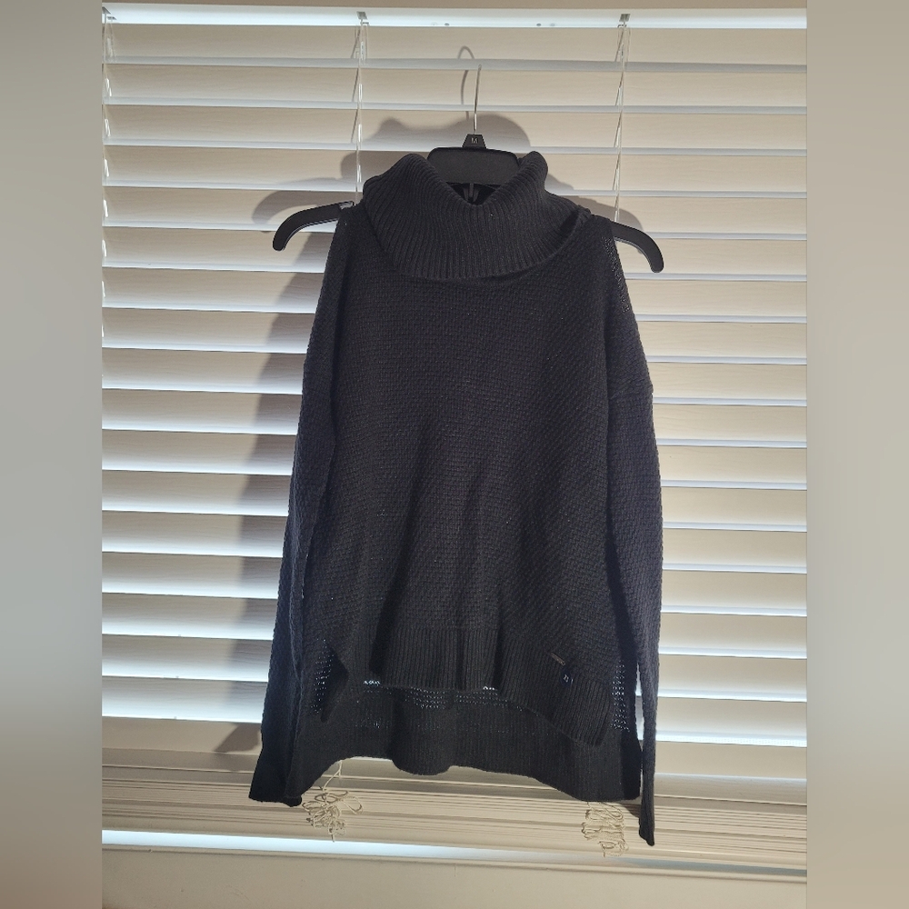 Hollister xs black cold shoulder sweater